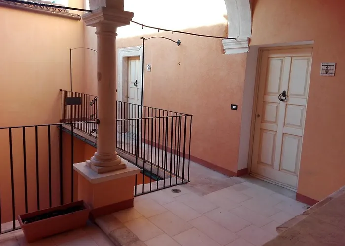 Palazzo Cappa Bed & Breakfast LʼAquila